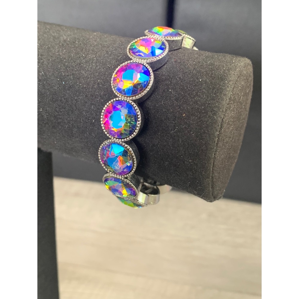 Silver Tone Aurora Borealis Iridescent Crystal Bezel Stretch Bracelet 7 Inch